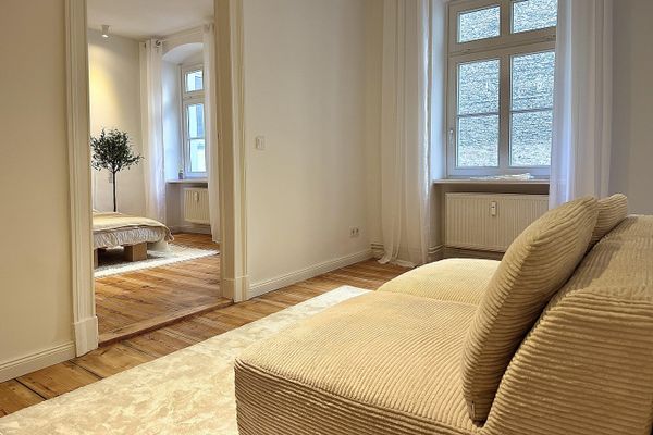 Bezugsfreie Altbauwohnung – frisch saniert in Berlin-Mitte