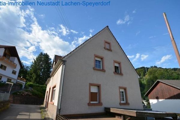 Wohnen für 2 Familien unterhalb der Burg mit Sanierungsaufwand