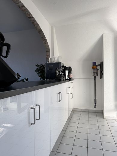 Senza provvigione: maisonette ristrutturata di 5 locali (125m²) – Durchreiche Küche