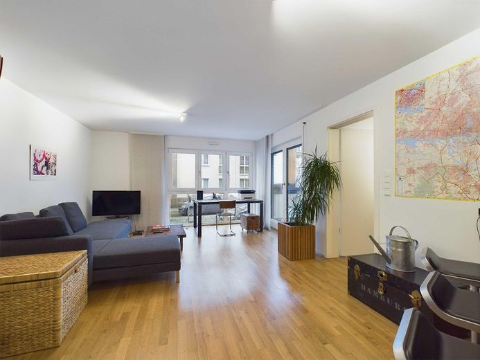 Premium Wohnen in Wandsbek: Helle Neubauwohnung mit Loggia und Team 7 Massivholzküche und Tiefgarage – Foto 3