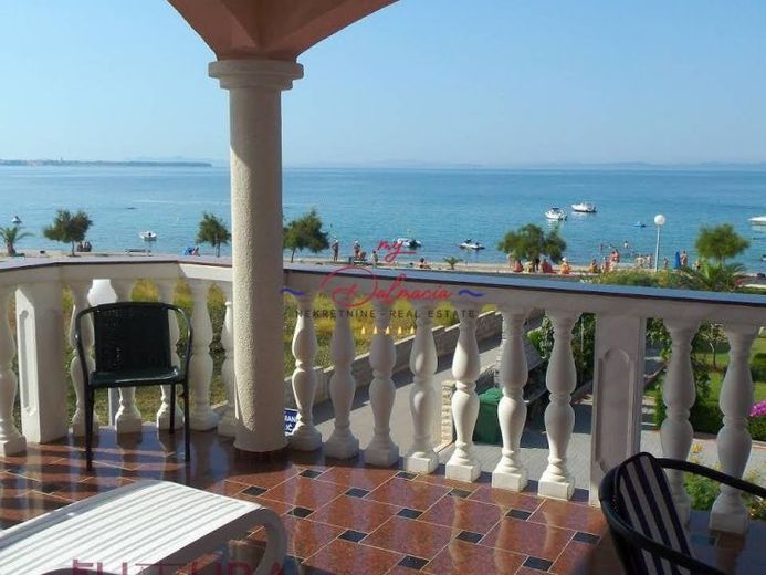 Vir, Haus 30m vom Strand mit 6 Apartments, Tiefgarage – Foto 1