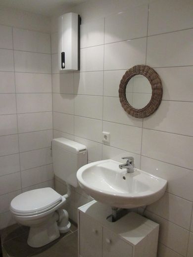 Modernisiertes Appartement in Top-Lage, Nähe Uni! – Bad