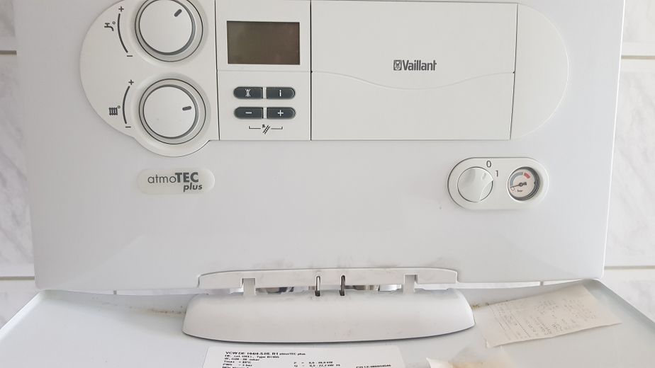 Nähe Barmenia und Uni, Apartment mit Einbauküche und Gartennutzung – Etagenheizung