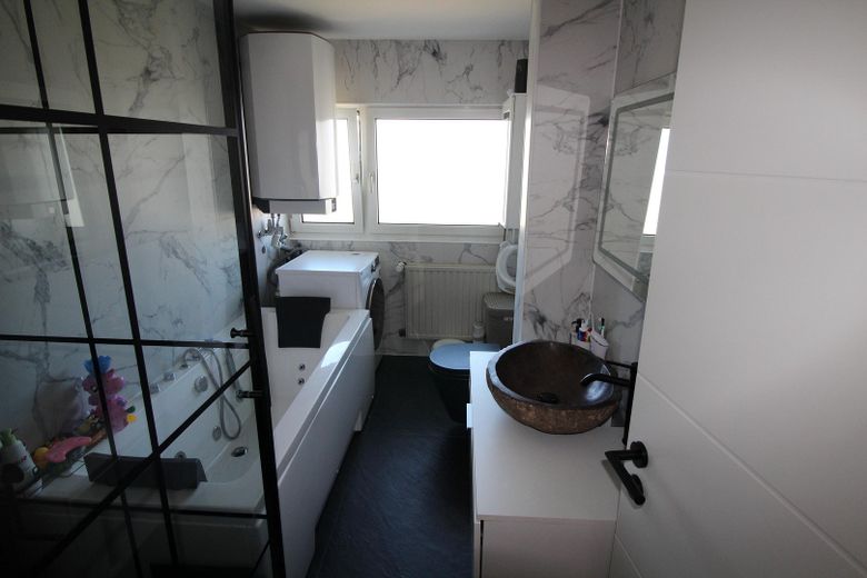 Modernisierte 3+1 Zimmer Wohnung mit Gartenanteil und Garage in Ebersbach an der Fils – Foto 7