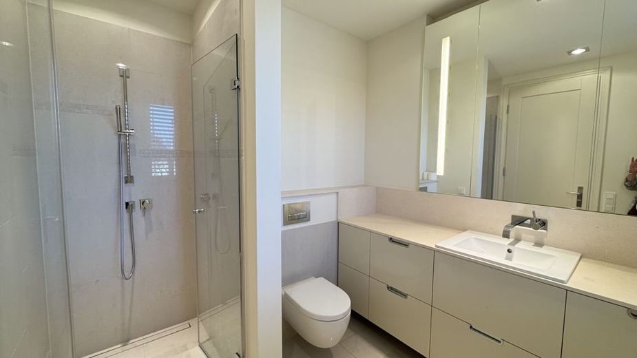 Moderne Obergeschosswohnung mit 2 Balkonen, Tiefgarage und Aufzug im Stadtgartenviertel Hagen – Gäste-WC