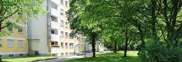 Modernisierte 2-Zimmer Wohnung in Fürstenried (U3) provisionsfrei! Sofort beziehbar – Eingang Gebäude