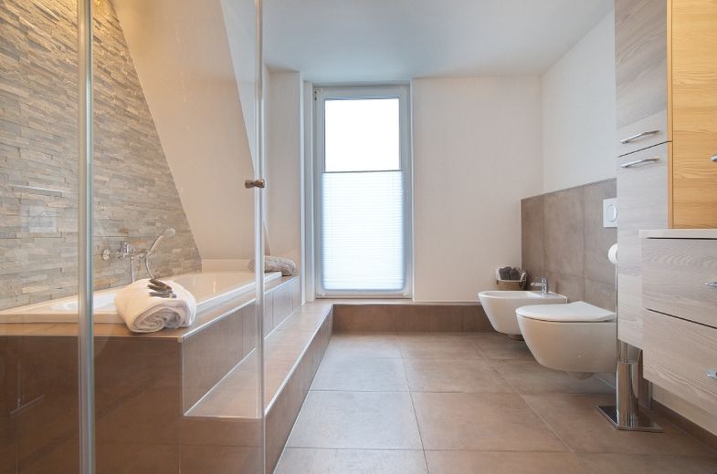 Großzügige Maisonettewohnung in Top-Qualität/Erstbezug, mit 100 m² Dachterrasse, hochwertigem Bad u.v.m. – 317efa317a2999063ed199b29bd67589a3d718e3.jpg