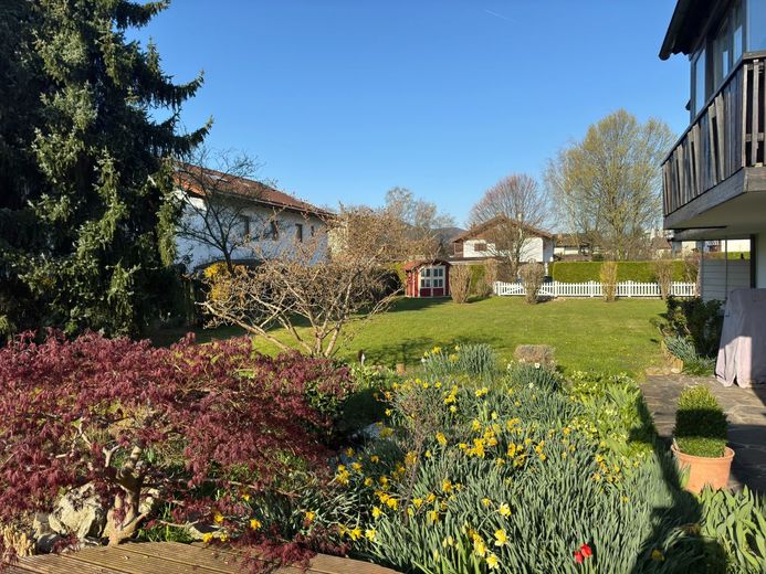 Ein Haus, drei Einheiten - wohnen, vermieten, entfalten – Gartenblick