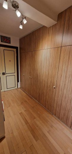 Versteckte Zimmertüre