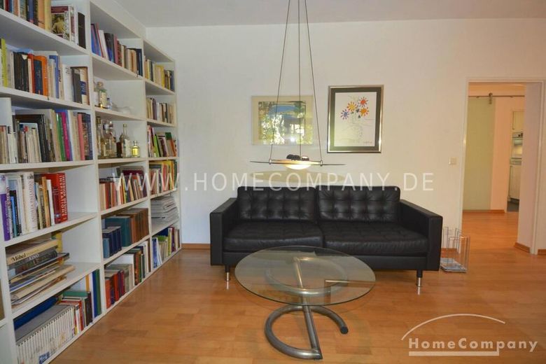 Helle und stilvoll möblierte Wohnung mit großem Balkon und Gartenblick – 2f7527b4380abe321c0a7391a1ff49aa29ca94c8.jpg