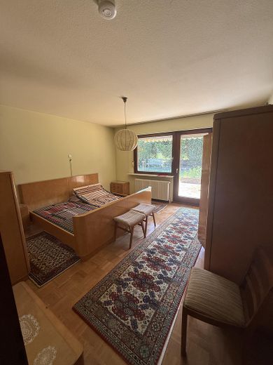Verkauf eines Einfamilienhauses mit Doppelgarage und großzügigem Garten – Foto 6
