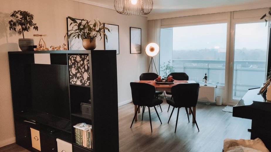 Wohnzimmer als es eingerichtet