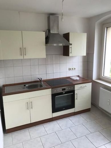 Gemütliche schöne 1,5-R-Wohnung 1.OG mit Balkon EBK.ca.40 m² in MD- Sudenburg  zu vermieten . – EBK.