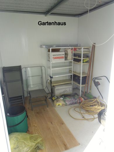 Neuwertige, großzügig geschnittene Doppelhaushälfte (BJ2018) – Gartenhaus
