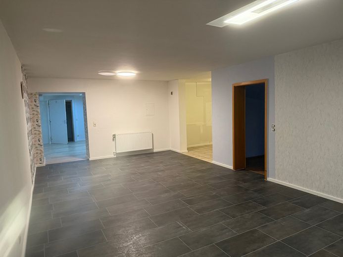 VIVIENDA DE 3 HABITACIONES CON COCINA, BAÑO Y PASILLO CERCA DEL AEROPUERTO DE HAHN – Foto 7