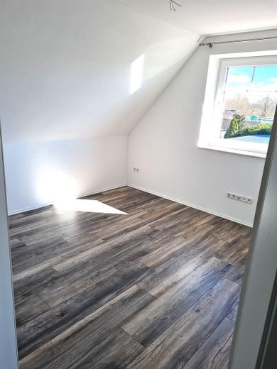 Sonnige 3- Zimmer Wohnung in Lohe- Rickelshof – Zimmer1