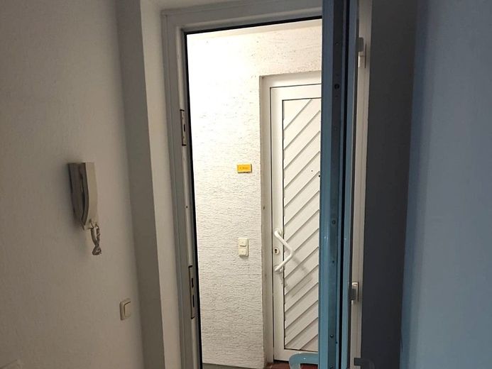 Warum noch Miete zahlen ? Einzimmerwohnung im Herzen von Rotenburg – Eingang