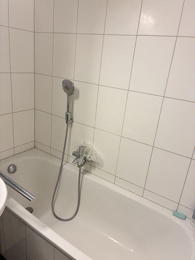1-Zimmer Appartement in Frankfurt Sachsenhausen | Balkon | Möbliert | Leerstehend – Bad 4