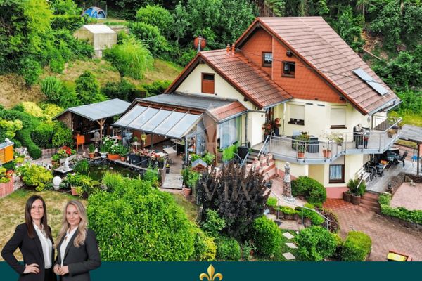 Exklusives Einfamilienhaus mit Gartenparadies, Garage und Einliegerwohnung