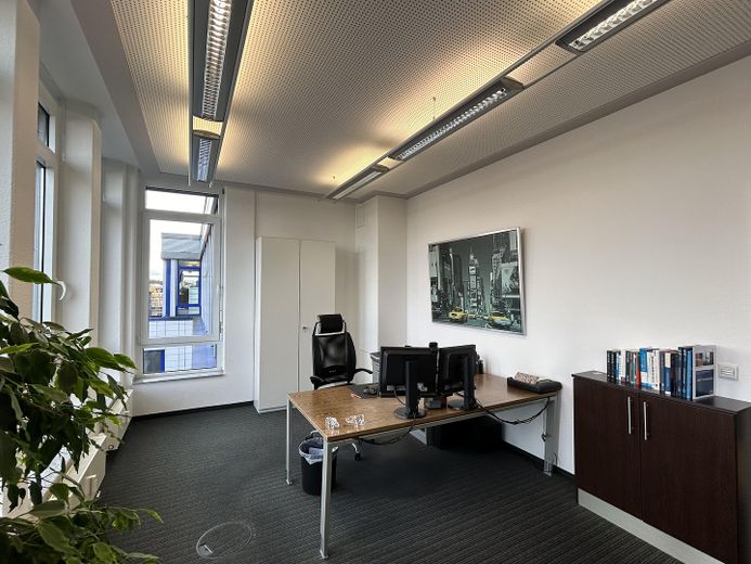 großes Büro 1 mit Dachterrasse