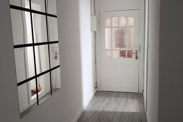 Gräumige 4-Zi Altbau WHG mit Balkon