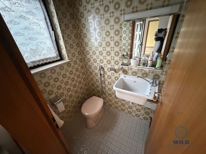 Großzügiges Einfamilienhaus mit Studio, Loggia &amp; Terrasse in Heusweiler – Gäste-WC