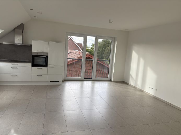 Exklusive 4-Zimmer-Wohnung mit großem Balkon – Foto 2