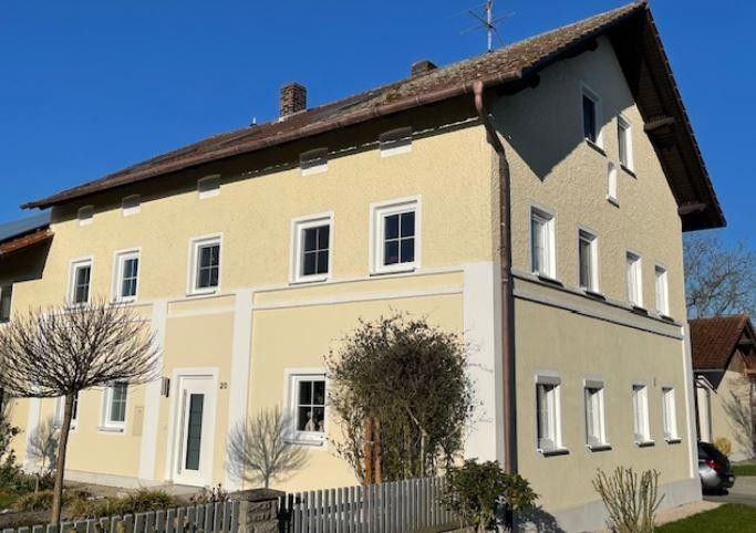 Hausansicht von Straße aus