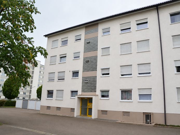 Provisionsfrei: Großzügige 4-Zimmer-Wohnung mit Balkon & Stellplatz in Neu-Ulm-Ludwigsfeld – Außenansicht