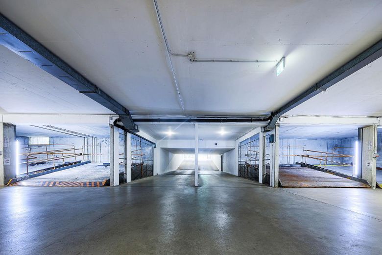 Commission-free 2-room apartment with balcony & garage in Konstanz – Tiefgaragenausfahrt