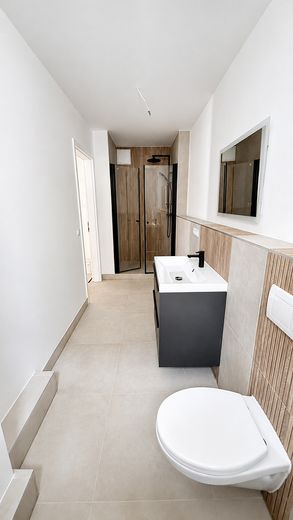 *Sofort bezugsfrei: 2 Zimmer mit großer Terrasse in der Leipziger Südvorstadt | Erstbezug* – Badezimmer