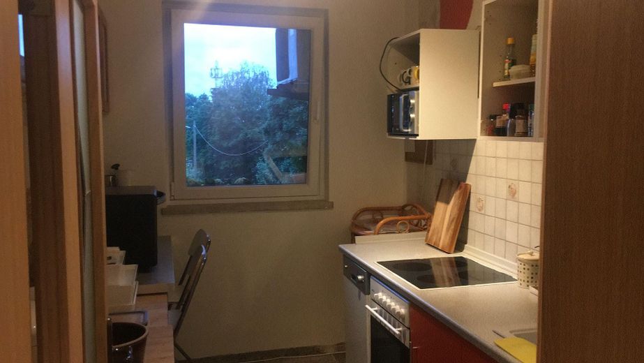 Mieszkanie dwupoziomowe 85 m² w pobliżu kampusu, bezpośrednio przy Ringgleis + 55 m² zaadaptowanej powierzchni użytkowej na poddaszu – Küche