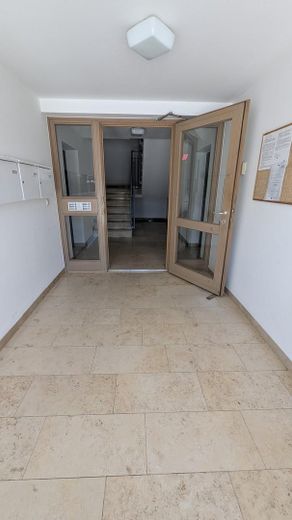 Gepflegte Erdgeschosswohnung mit Terrasse & Garage in Passau-Rittsteig – Gepflegter Hauseingang