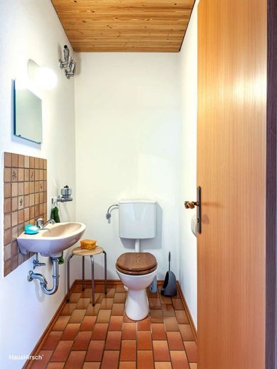Stilvolle 3,5-Zimmer-Wohnung mit Loggia &amp; Alpenblick am Leonrodplatz über den Dächern Münchens – WC