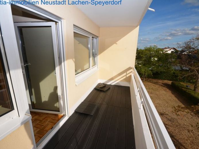 Nach Renovierung schöne 3ZKB-Wohnung in Lachen-Speyerdorf ab 01.10.2026 zu vermieten – Foto 1