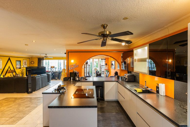 Küche Blick Wohnzimmer Esszi.