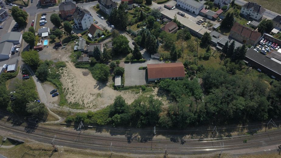 Exklusives Grundstück zentrumsnah, bauträgerfrei und teilbar – Luftbild