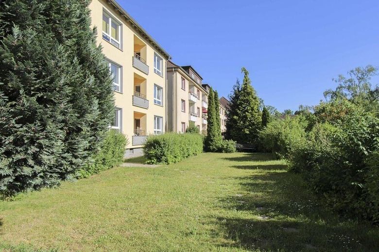 Luminoso apartamento de 2 habitaciones en la última planta con cocina equipada – Braunschweig – Gemeinschaftsgarten
