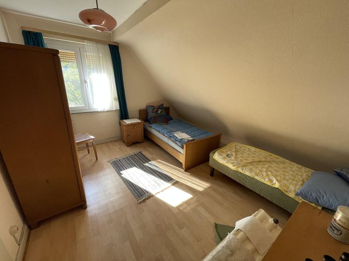 Wolnostojący dom jednorodzinny z garażem i ogrodem – Schlafzimmer OG