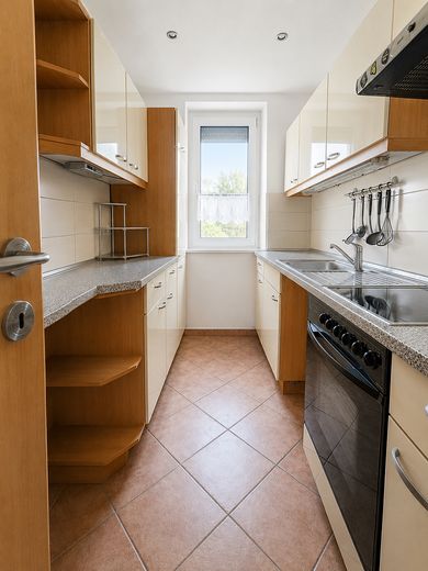 6 konut birimi + garajlar * %7 BMR* enerji sınıfı B – Einbauküche Beispiel EG rechts