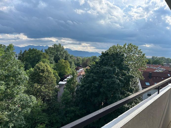 Provisionsfrei:1-Personen-Appartment möbliert, EBK, Bad, Balkon, Bergblick – Balkon Süden