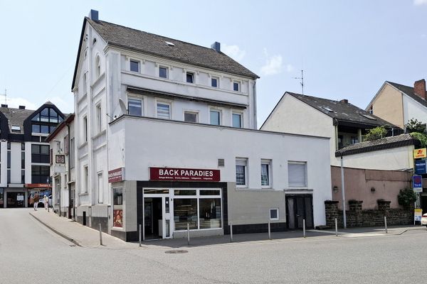 Mehrfamilienhaus mit Gewerbe und Baulücke in Andernach, Goldgrube für Gastronomie