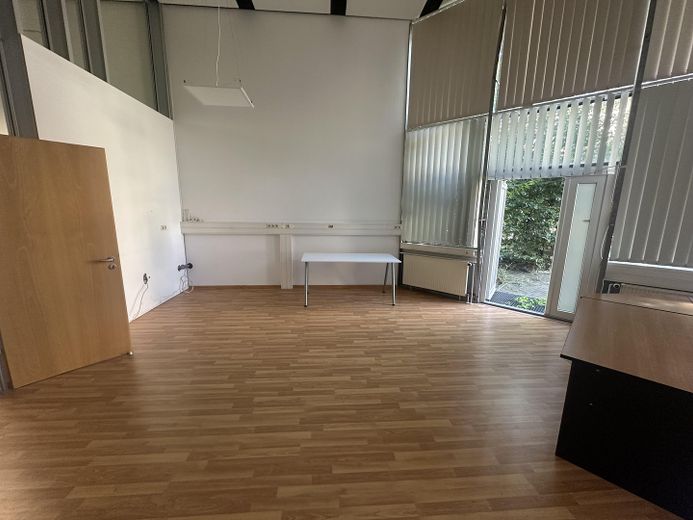 Büro + Werkstatt/Lager: 86 m² mit eigenem Eingang & 2 PKW Stellplätzen – Foto 3
