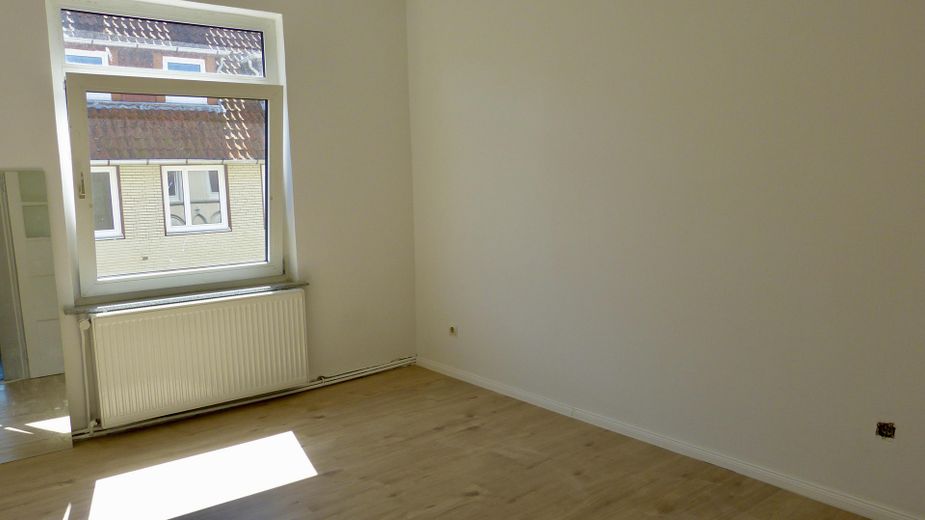 Sanierte 2-Zimmer-Wohnung mit Balkon in Bremerhaven – Schlafzimmer