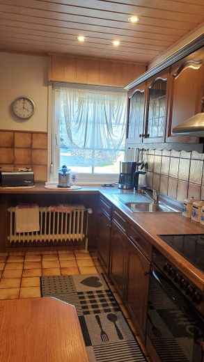 Casa prefabbricata ben tenuta in posizione tranquilla: la vostra casa ricca di fascino – Küche EG