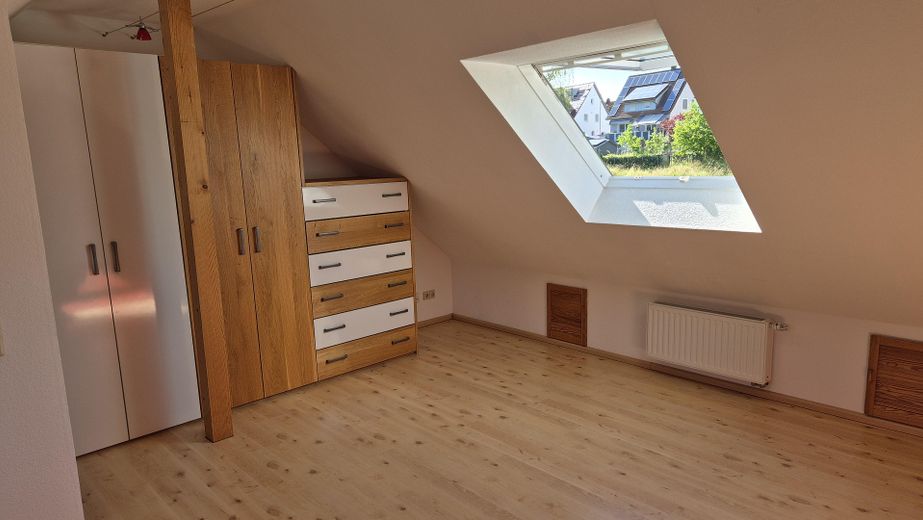 €12,000 saved on estate agent fees! Modernised semi-detached house with garden: close to the centre, quiet, low ancillary costs – Dachstudio DG