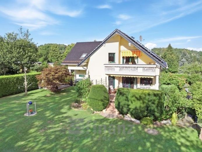 Vielseitiges Wohnhaus in Plauen-Jößnitz – 3 Einheiten, großer Garten & PV-Anlage – Foto 1