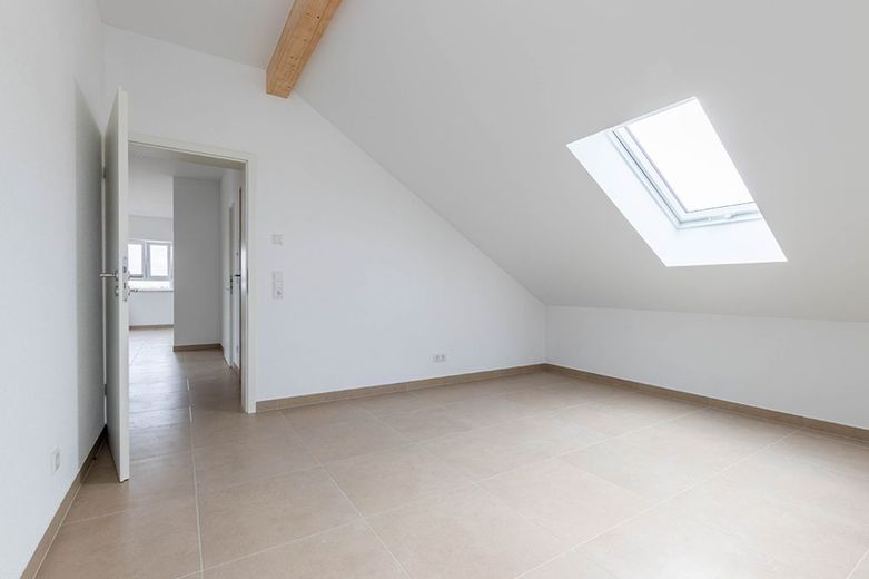 Charmante 4-Zimmer-Neubauwohnung (DG) in Höchst-Hummetroth – M739-2512-2