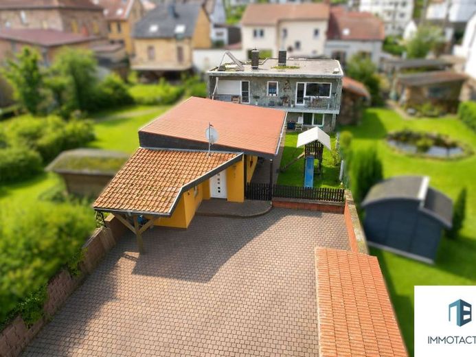 Wohnen, arbeiten, vermieten: Haus mit zusätzlichem Wohngebäude und viel Potenzial – Foto 1