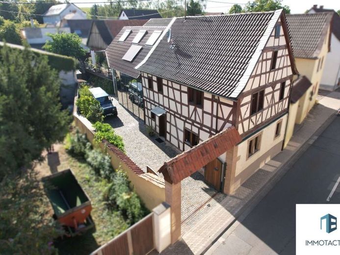 Historische Seele, Moderne Architektur - Ein Unikat aus Fachwerk und Glasarchitektur in Bosenheim – Foto 1